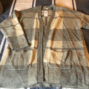 American Eagle Women’s Sweater